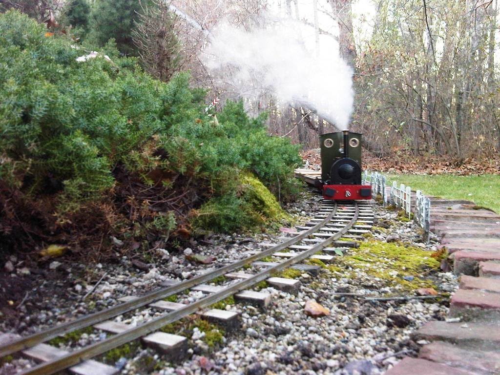 Rounding Woodsend on the Isle of Shoals Tramway